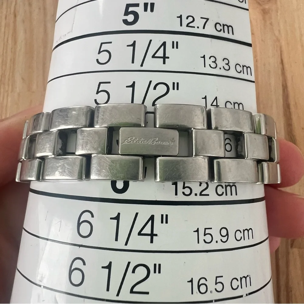 Eddie Bauer ladies rectangular silver tone bracelet watch NEW BATTERY